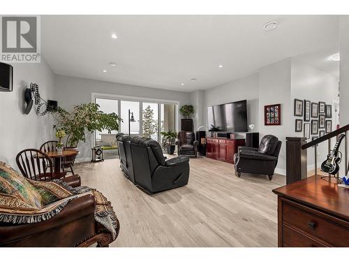 3490 Shayler Road, Kelowna, BC - Indoor Photo Showing Living Room