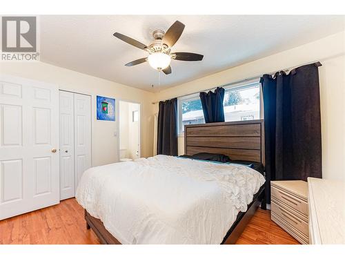 801 26 Street Se, Salmon Arm, BC - Indoor Photo Showing Bedroom