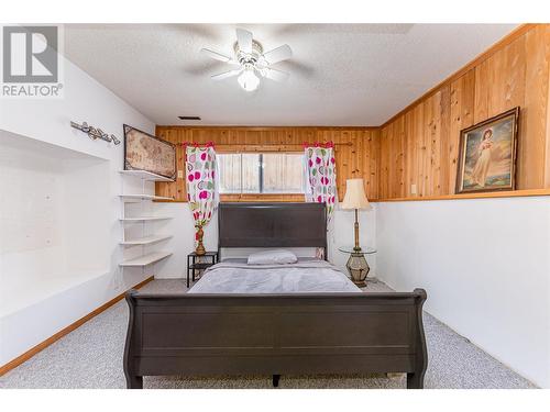 801 26 Street Se, Salmon Arm, BC - Indoor Photo Showing Bedroom