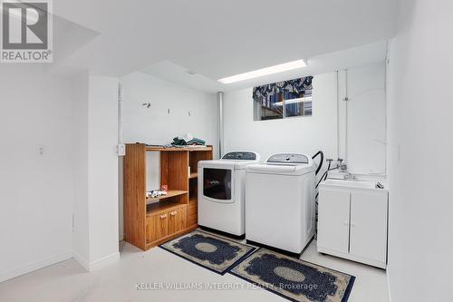 95 Springcreek Crescent, Ottawa, ON - Indoor Photo Showing Laundry Room