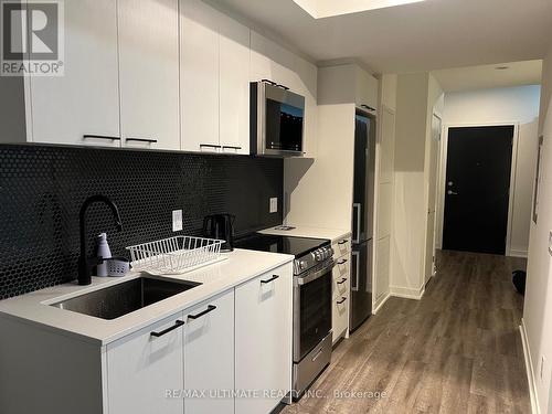 1808 Saint Clair Avenue, Toronto, ON - Indoor Photo Showing Kitchen