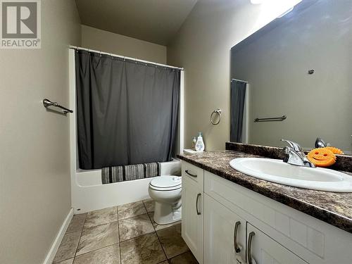 8708 17 Street, Dawson Creek, BC - Indoor Photo Showing Bathroom