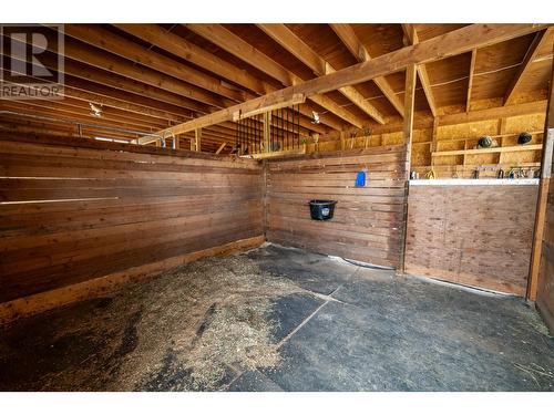 552 Wellspring Road, Creston, BC - Indoor