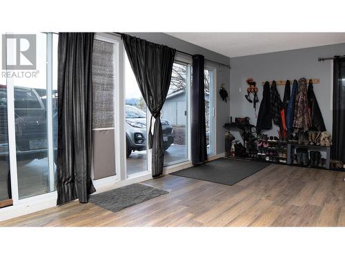 Entrance to living area on main floor - 552 Wellspring Road, Creston, BC -  Photo Showing Other Room