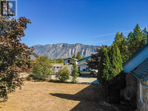 552 Wellspring Road, Creston, BC - Outdoor