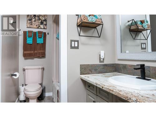 Ensuite - 552 Wellspring Road, Creston, BC - Indoor Photo Showing Bathroom