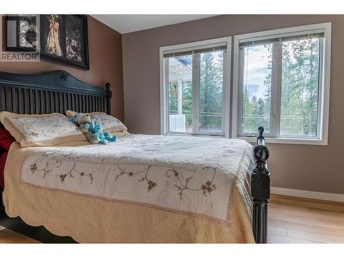 Mainfloor bedroom 2 - 552 Wellspring Road, Creston, BC - Indoor Photo Showing Bedroom