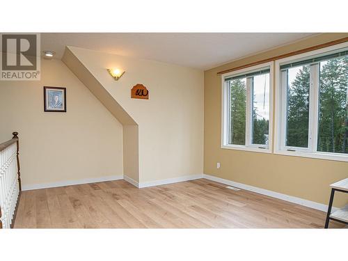 Upstairs - 552 Wellspring Road, Creston, BC - Indoor Photo Showing Other Room