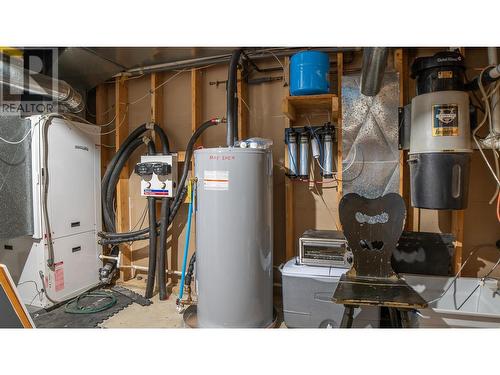 Utility room - 552 Wellspring Road, Creston, BC - Indoor Photo Showing Basement