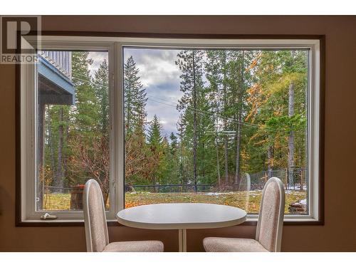 Downstairs dining area - 552 Wellspring Road, Creston, BC - Indoor