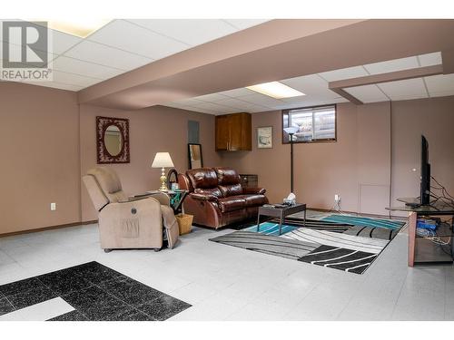 Downstairs living area - 552 Wellspring Road, Creston, BC - Indoor Photo Showing Other Room