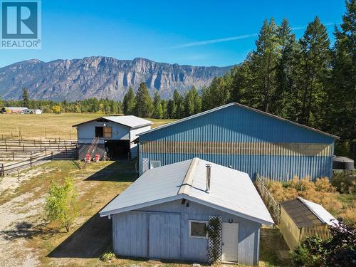 552 Wellspring Road, Creston, BC - Outdoor