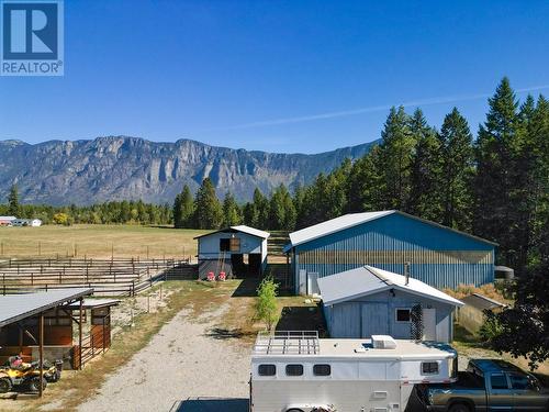 552 Wellspring Road, Creston, BC - Outdoor