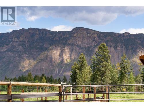 552 Wellspring Road, Creston, BC - Outdoor With View