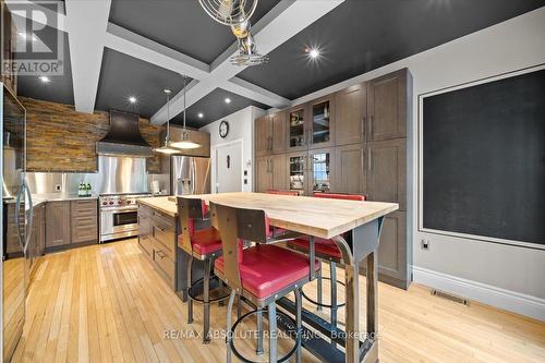 54 Stonecroft Terrace, Ottawa, ON - Indoor Photo Showing Kitchen With Upgraded Kitchen