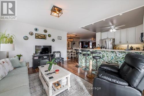 1 Sinclair Crescent, Ramara, ON - Indoor Photo Showing Living Room