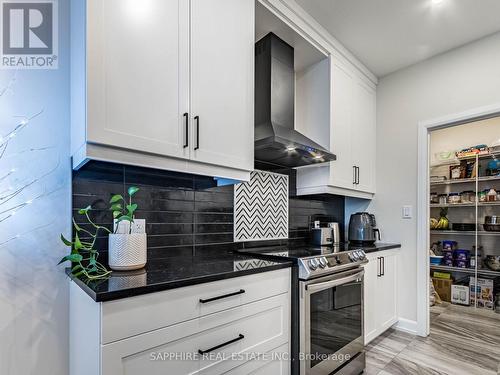 3931 Mitchell Crescent, Niagara Falls, ON - Indoor Photo Showing Kitchen