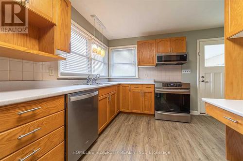 1101 Brantford Hwy S, Cambridge, ON - Indoor Photo Showing Kitchen