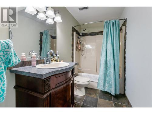 2404 Wiltse Drive, Penticton, BC - Indoor Photo Showing Bathroom