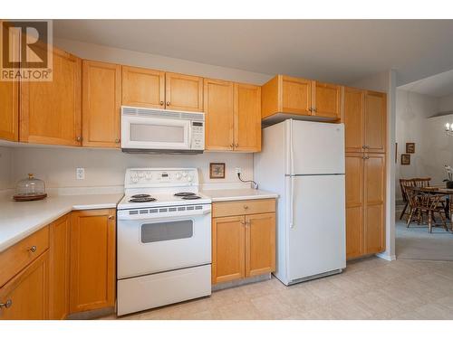 5888 Okanagan Landing Road Unit# 18, Vernon, BC - Indoor Photo Showing Kitchen