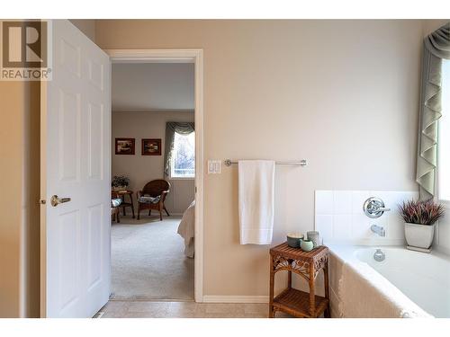 5888 Okanagan Landing Road Unit# 18, Vernon, BC - Indoor Photo Showing Bathroom