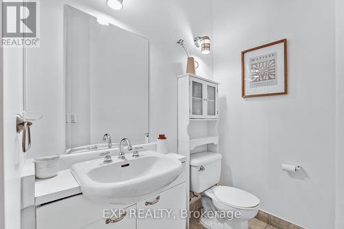 640 - 155 Dalhousie Street, Toronto, ON - Indoor Photo Showing Bathroom