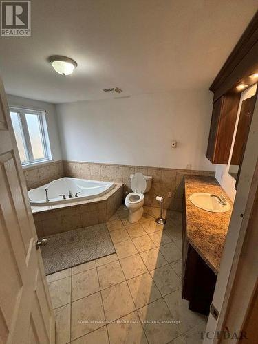 1632 2 & 3 Concession, Cochrane, ON - Indoor Photo Showing Bathroom