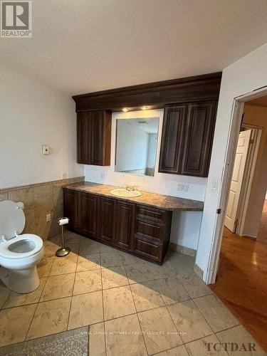 1632 2 & 3 Concession, Cochrane, ON - Indoor Photo Showing Bathroom