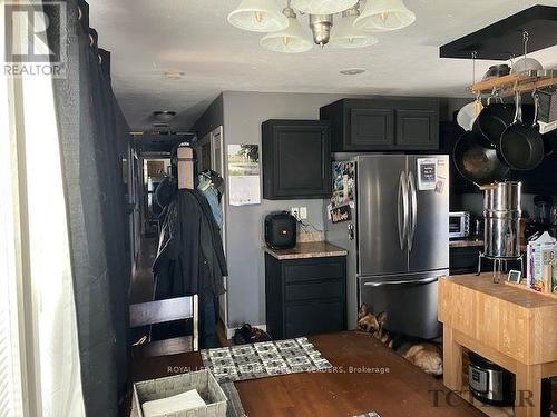 177 Remi Crescent, Timmins (Trailer Parks), ON - Indoor Photo Showing Kitchen