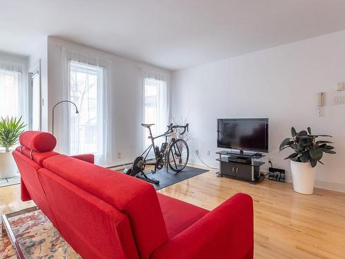 Salon - 4-5160 Rue St-Ambroise, Montréal (Le Sud-Ouest), QC - Indoor Photo Showing Living Room