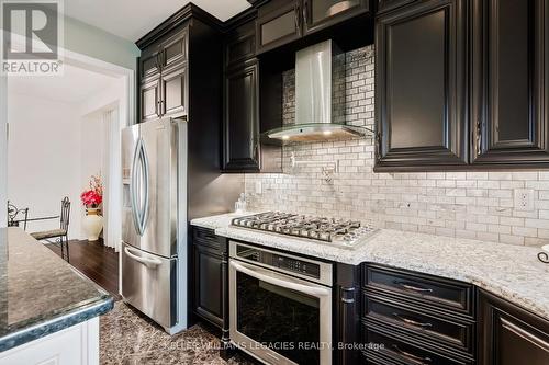 865 O'Reilly Crescent, Shelburne, ON - Indoor Photo Showing Kitchen With Upgraded Kitchen