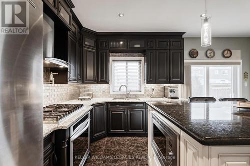 865 O'Reilly Crescent, Shelburne, ON - Indoor Photo Showing Kitchen With Upgraded Kitchen