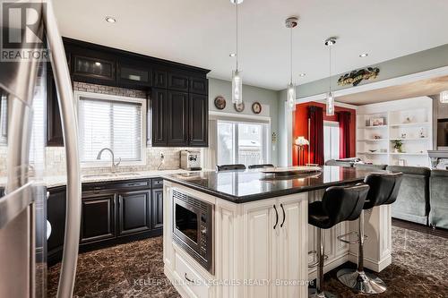 865 O'Reilly Crescent, Shelburne, ON - Indoor Photo Showing Kitchen With Upgraded Kitchen