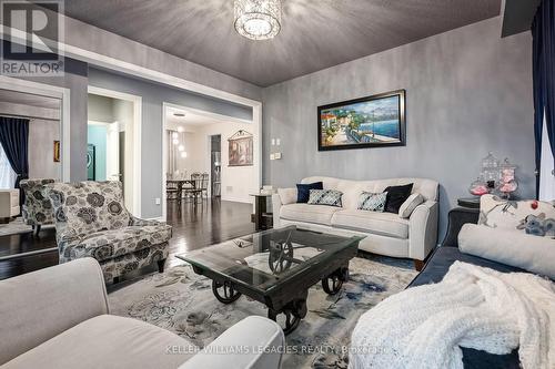 865 O'Reilly Crescent, Shelburne, ON - Indoor Photo Showing Living Room