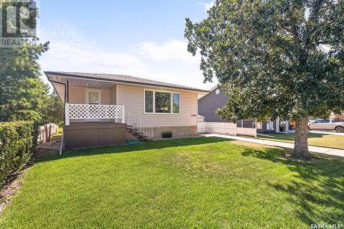 1239 Hochelaga Street W, Moose Jaw, SK - Outdoor With Deck Patio Veranda