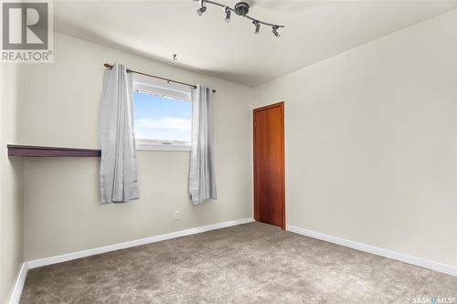 1239 Hochelaga Street W, Moose Jaw, SK - Indoor Photo Showing Other Room