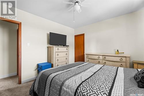 1239 Hochelaga Street W, Moose Jaw, SK - Indoor Photo Showing Bedroom