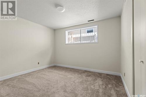 1239 Hochelaga Street W, Moose Jaw, SK - Indoor Photo Showing Other Room