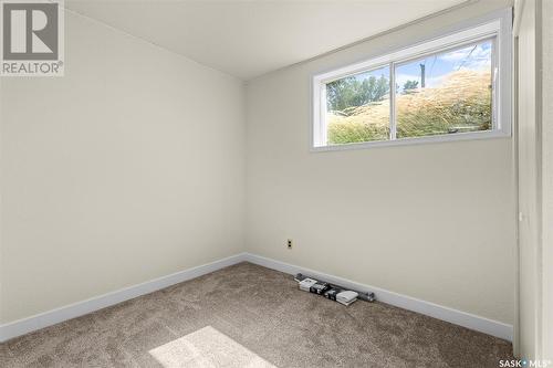 1239 Hochelaga Street W, Moose Jaw, SK - Indoor Photo Showing Other Room