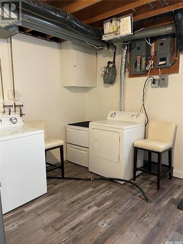 1239 Hochelaga Street W, Moose Jaw, SK - Indoor Photo Showing Laundry Room