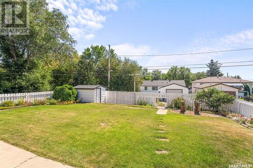 1239 Hochelaga Street W, Moose Jaw, SK - Outdoor