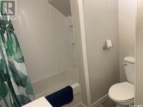 441 R Avenue S, Saskatoon, SK - Indoor Photo Showing Bathroom