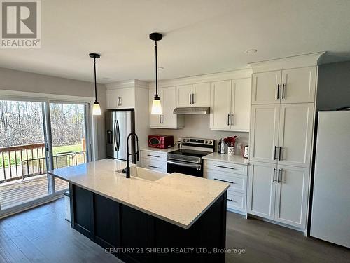 28 Portland Drive, Cornwall, ON - Indoor Photo Showing Kitchen With Double Sink