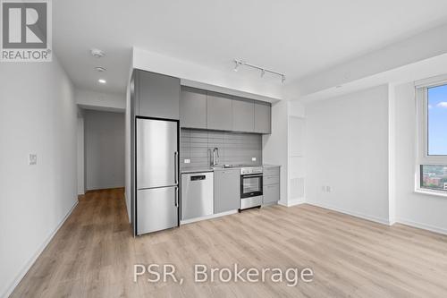 3414 - 101 Roehampton Avenue, Toronto, ON - Indoor Photo Showing Kitchen