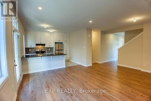 505 Marcato Lane, Ottawa, ON - Indoor Photo Showing Kitchen