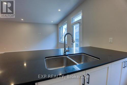 505 Marcato Lane, Ottawa, ON - Indoor Photo Showing Kitchen With Double Sink