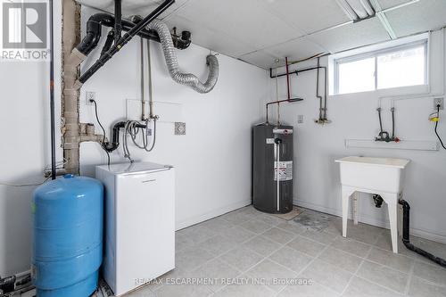 2005 Kilbride Street, Burlington, ON - Indoor Photo Showing Laundry Room