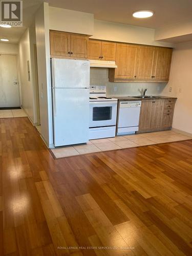 616 - 455 Rosewell Avenue, Toronto, ON - Indoor Photo Showing Kitchen With Double Sink