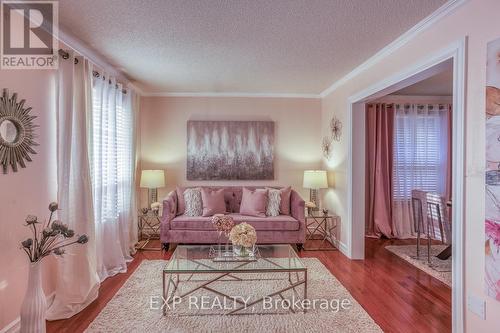 58 Reed Drive, Ajax (Central), ON - Indoor Photo Showing Living Room