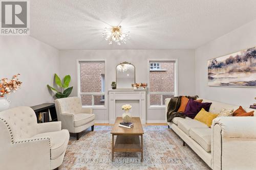 46 Dylan Street, Vaughan, ON - Indoor Photo Showing Living Room